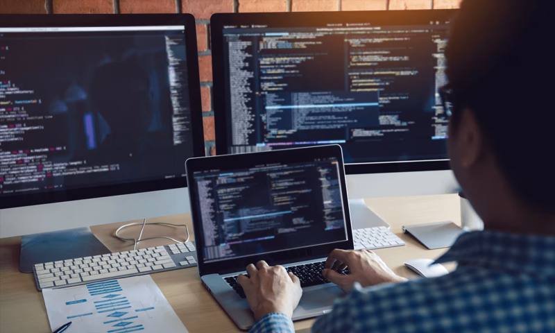 数据科学选型:R与Python如何赋能吉县网站建设?